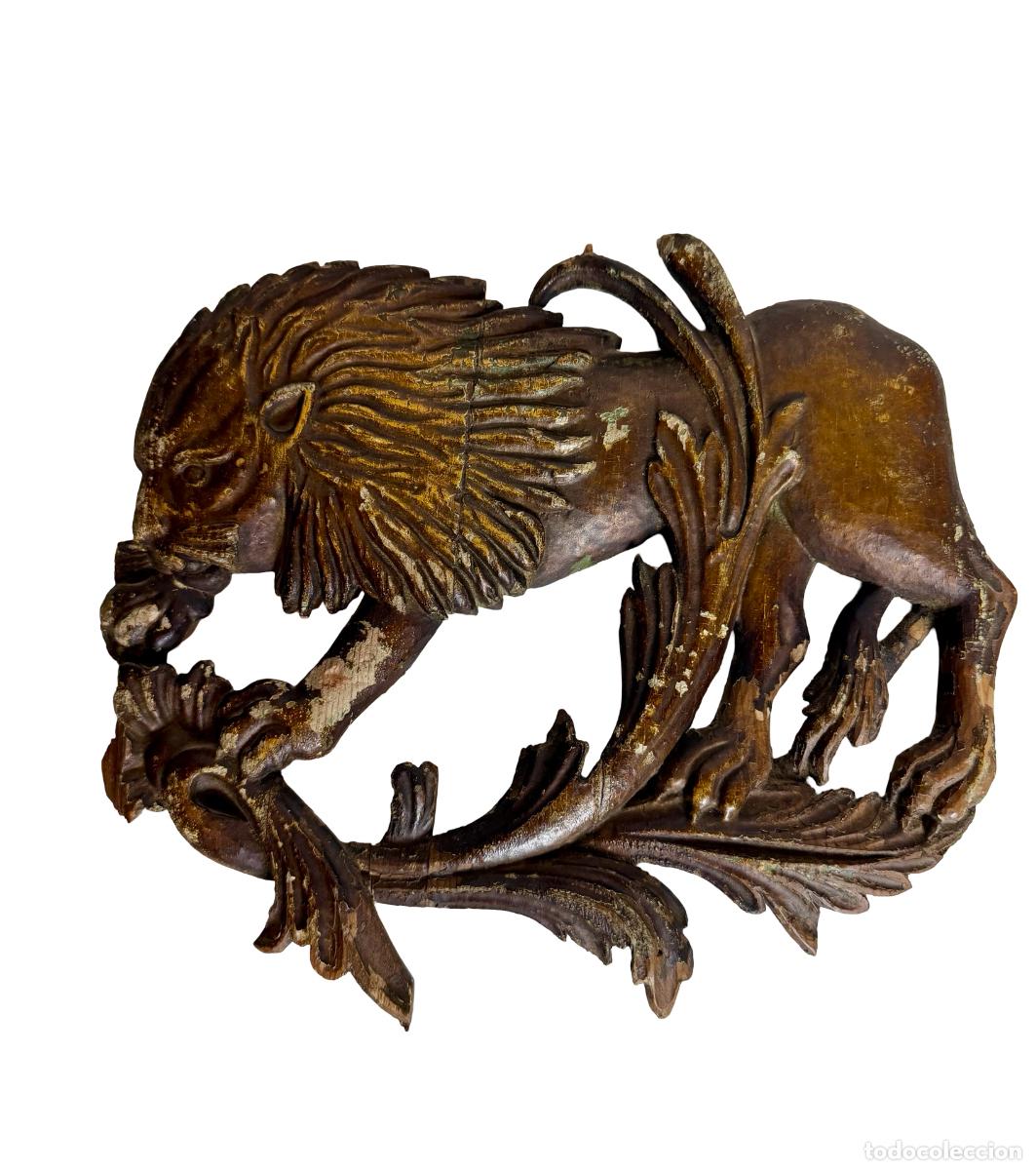 Arte: Le&oacute;n tallado en madera, siglo XIX