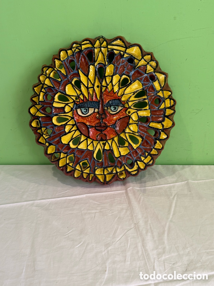 Arte: Escultura mural de sol en terracota esmaltada, a&ntilde;os 50-60, posiblemente Roland Zobel
