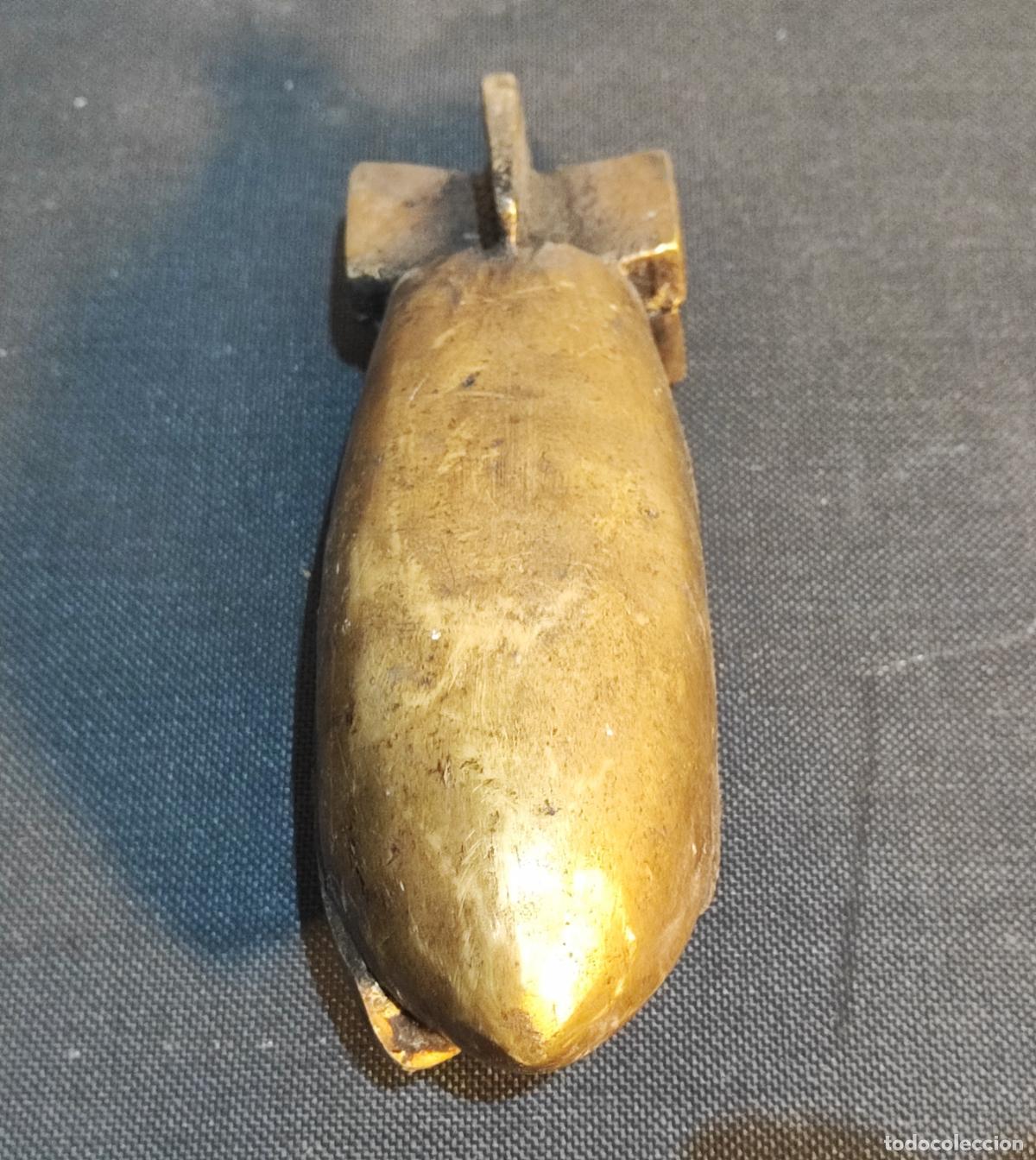 Arte: ESCULTURA DE BRONCE ALEGORIA A BOMBARDEO DE AVIACION