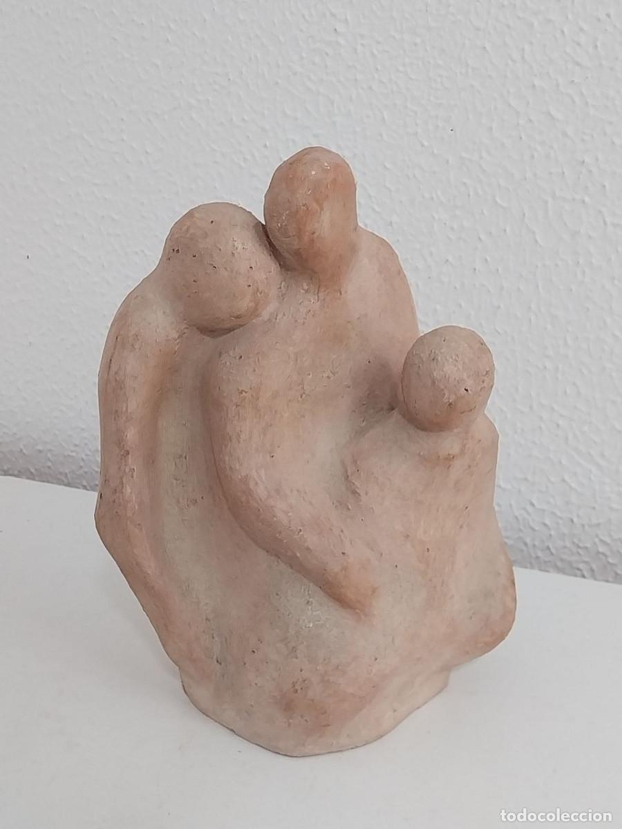 Arte: Escultura de terracota firmada C. Bejar