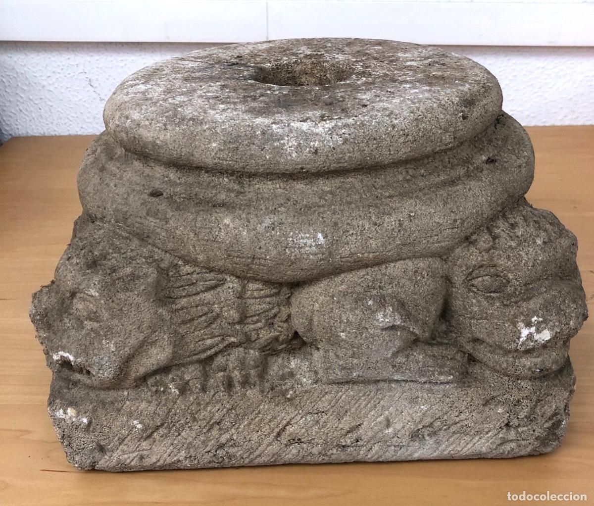 Arte: Basa o pedestal arquitect&oacute;nico con influencia rom&aacute;nica. SIGLO XVI-XVII