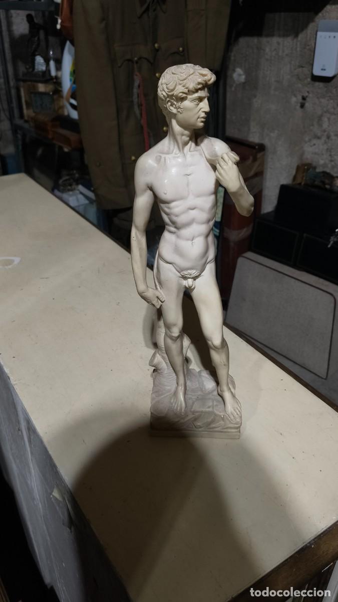 Arte: Sculpture apollon r&eacute;sine 1960