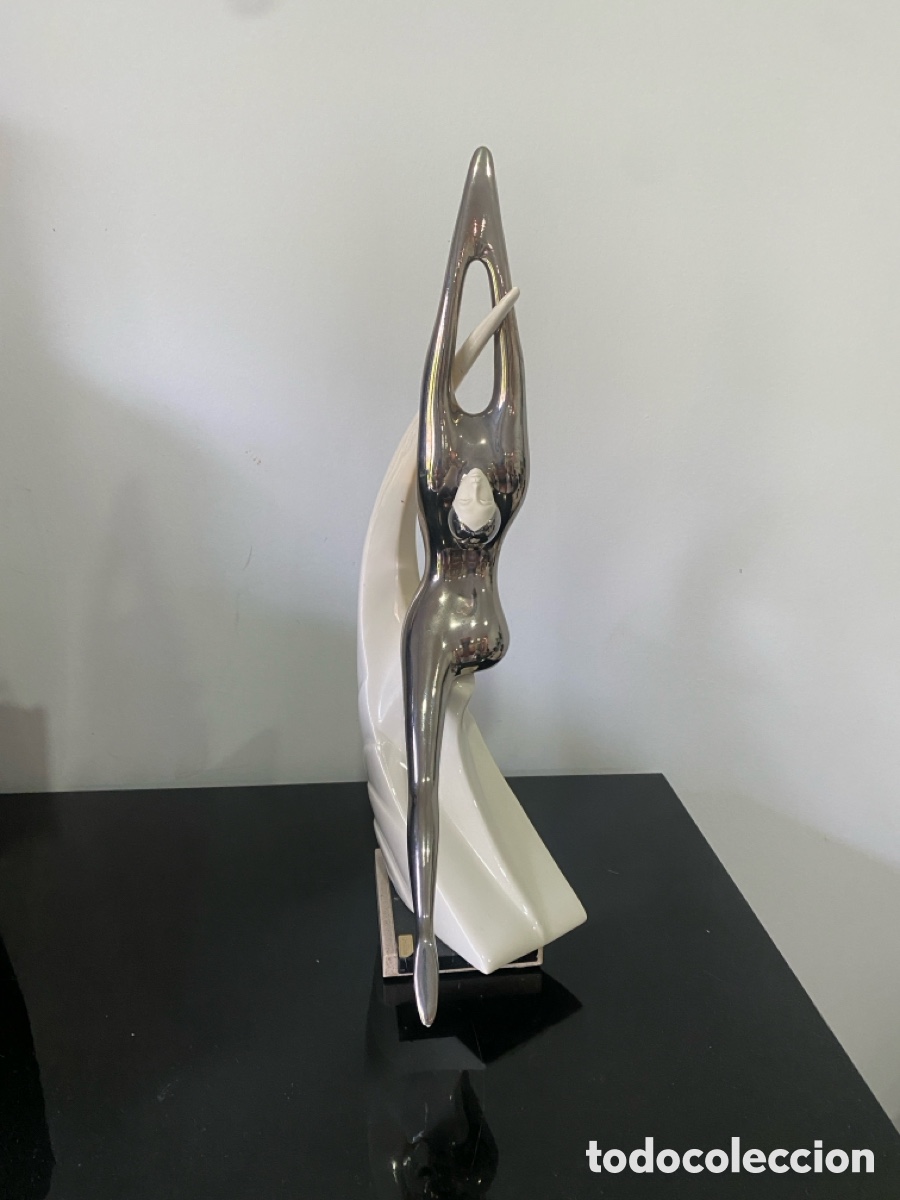 Arte: Estatueta Galos dourada e prateada - Foto 4