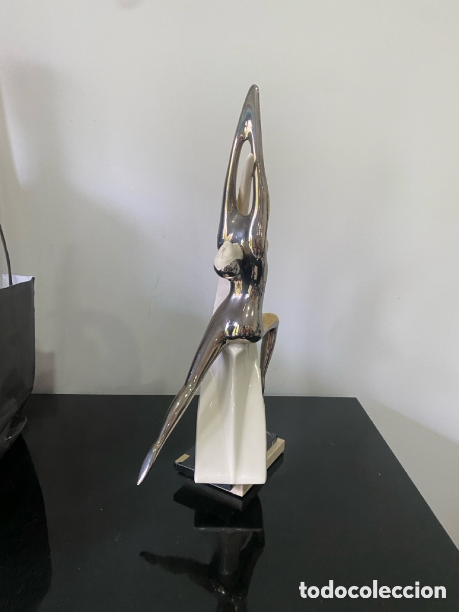 Arte: Estatueta Galos dourada e prateada - Foto 5