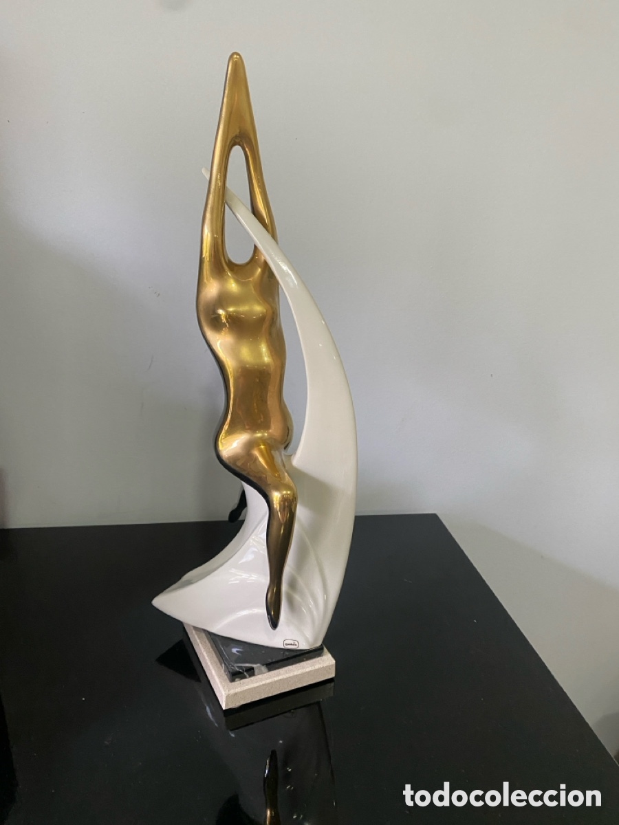Arte: Estatueta Galos dourada e prateada - Foto 8