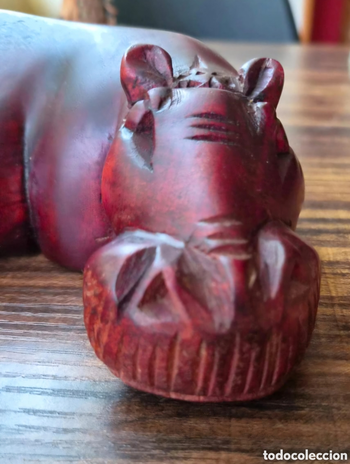 Arte: T&iacute;tulo sugerido: Escultura Vintage Hipop&oacute;tamo de Madera Tallada a Mano (Tono Rojizo / &Eacute;bano Rojo)