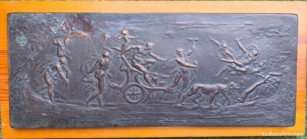 Arte: Relieve en bronce de autor desconocido