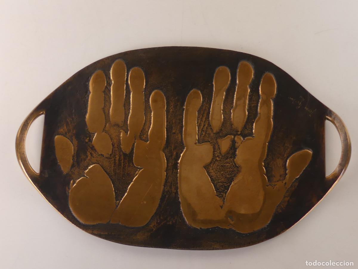 Kunst: BANDEJA ESCULTURA DE BRONCE FIRMADA FIRMA ILEGIBLE
