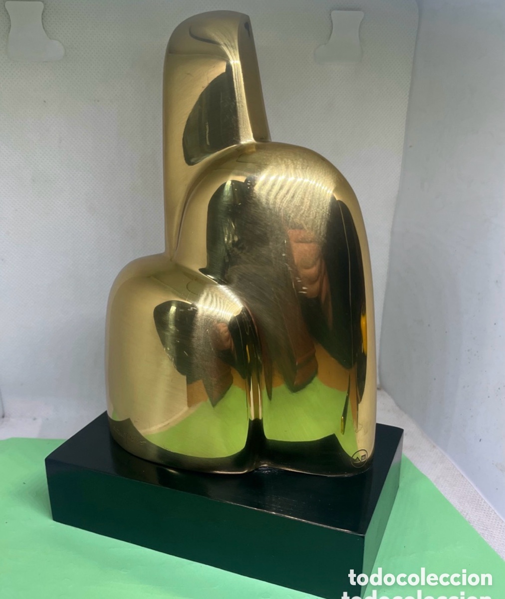 Kunst: ESCULTURA L&rsquo; OCELL DE ANTONI MIRO ( Alcoy 1944) BRONCE 1998 CON PEANA DE MADERA