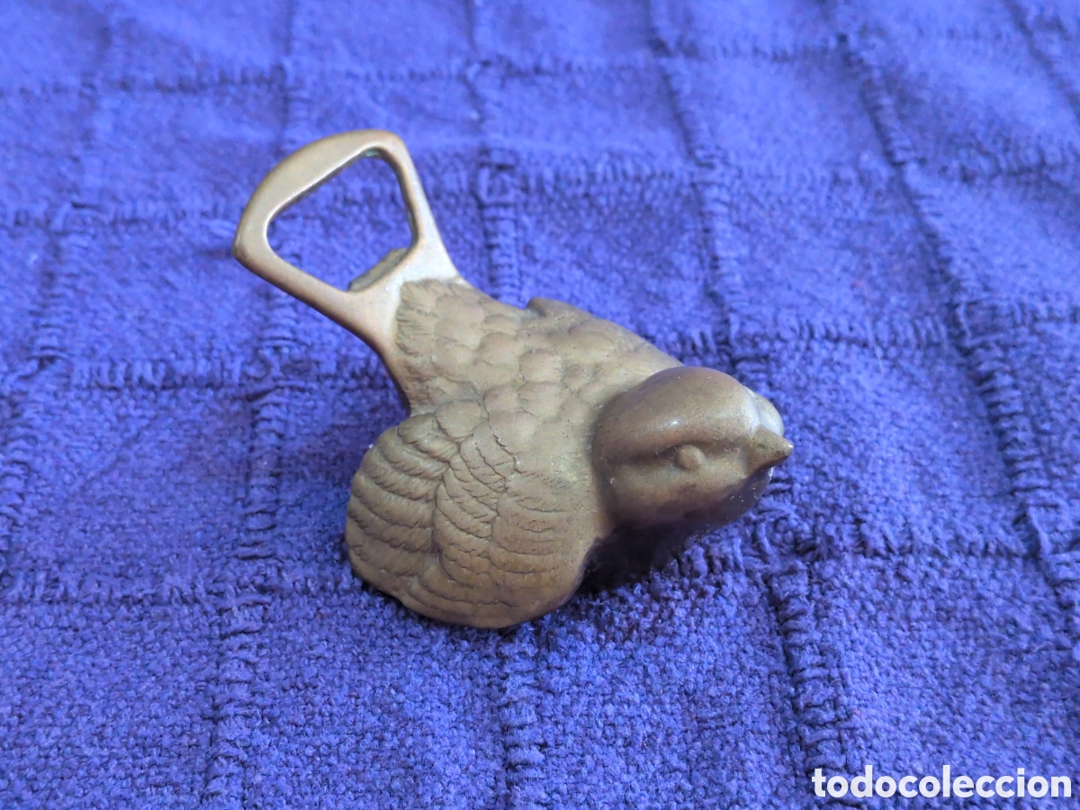 Arte: Abrebotellas Vintage con Forma de P&aacute;jaro (Gorri&oacute;n) &ndash; Bronce Mid-Century