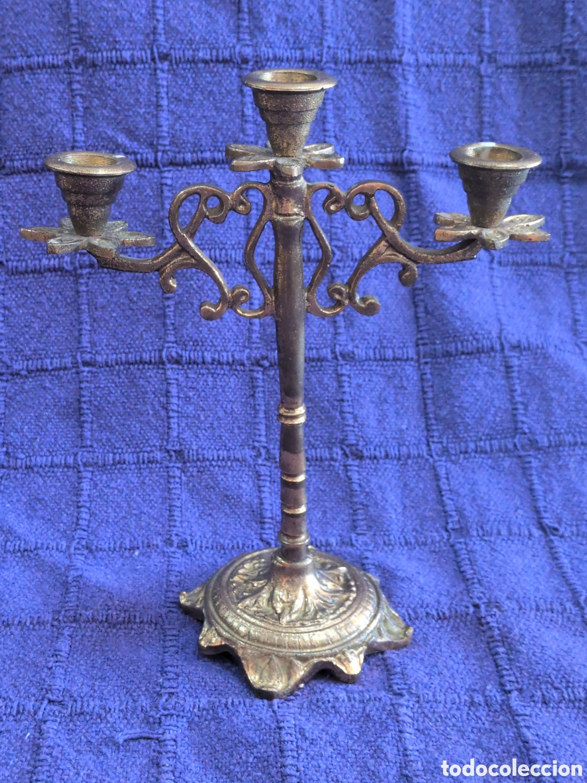 Arte: Candelabro antiguo de bronce Macizo de 3 brazos &ndash; Estilo Vintage