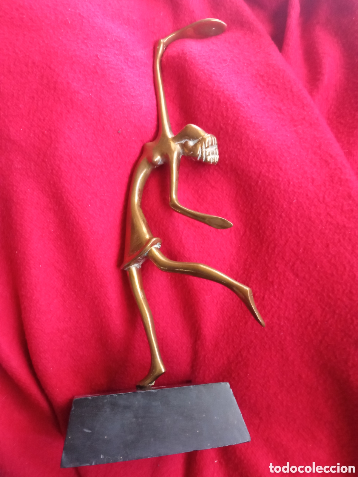 Arte: Antigua escultura de bronce ART DECO, mide 29,5 cm de altura