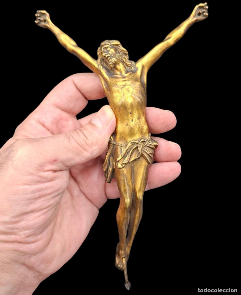 Arte: Escultura de bronce fundido de Jesucristo exento
