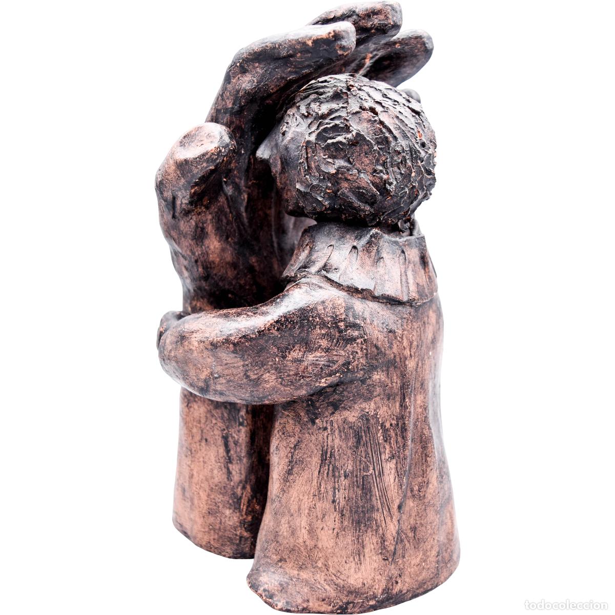 Arte: Escultura alemana firmada de terracota