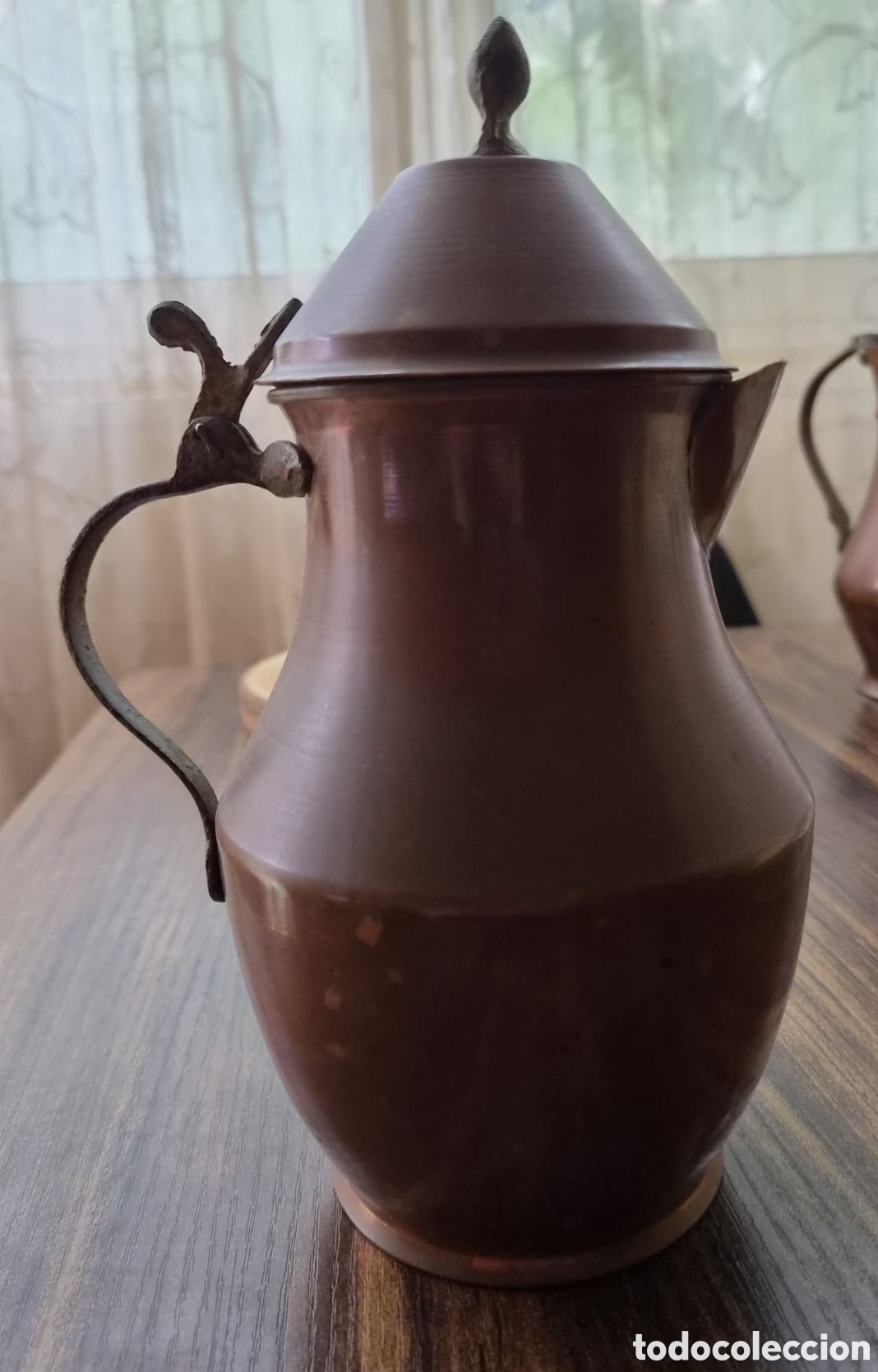 Arte: &iexcl;GRAN PIEZA R&Uacute;STICA! Antigua Jarra/Cafetera de Cobre y Bronce - Tapa Abatible - 25 cm - Decoraci&oacute;n