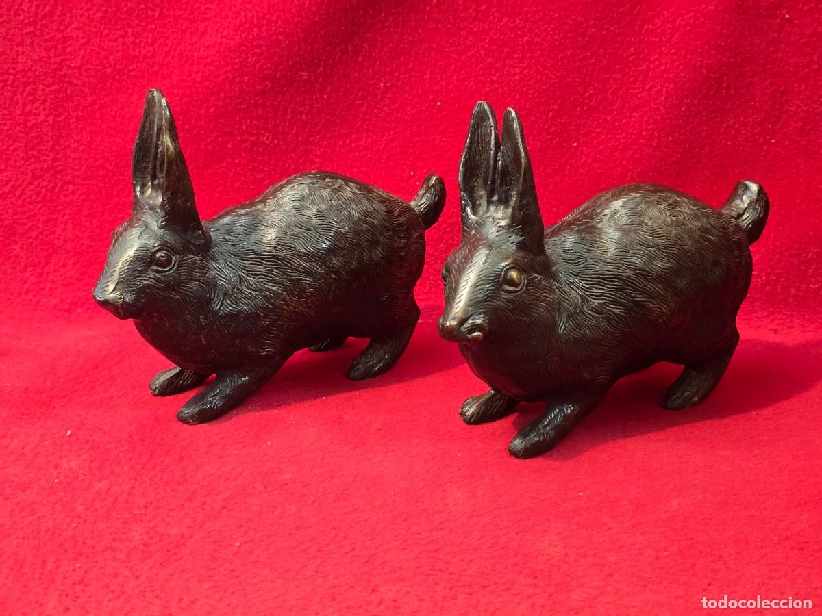 Arte: LOTE DE DOS FIGURAS DE CONEJOS DE BRONCE VINTAGE, POSIBLE JAPONECES.