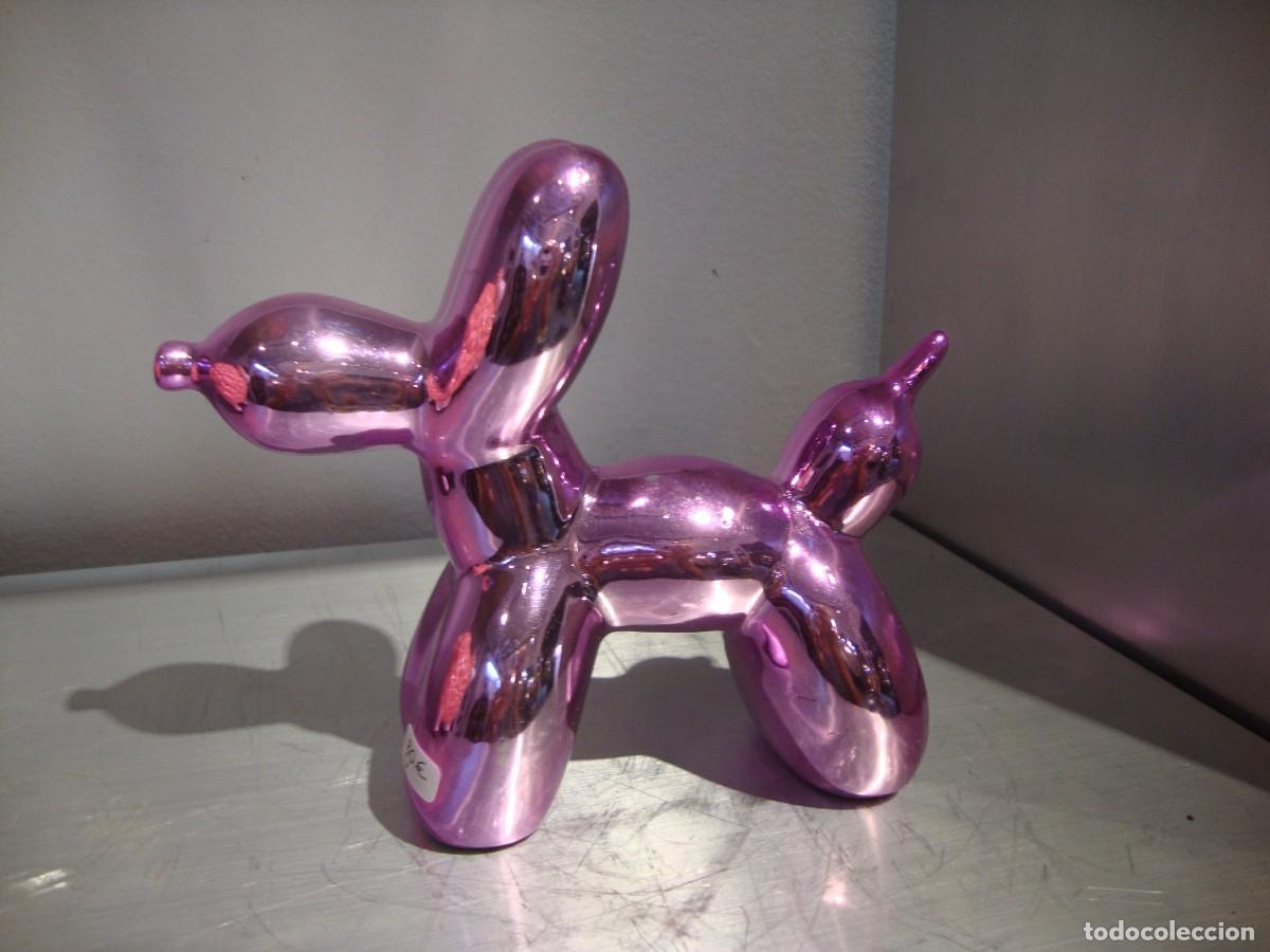 Arte: Perro globo realizado en cer&aacute;mica esmaltada