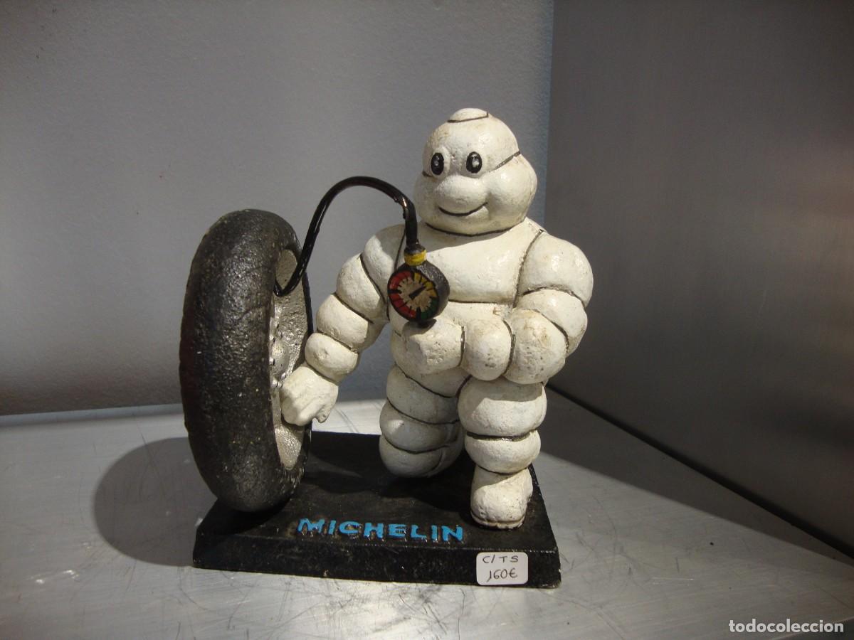 Arte: Escultura de Michelin realizada en hierro .