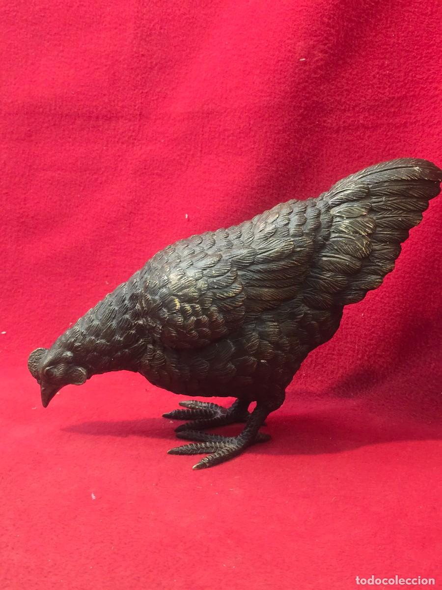 Arte: ANTIGUA ESCULTURA DE BRONCE DE UNA GALLINA