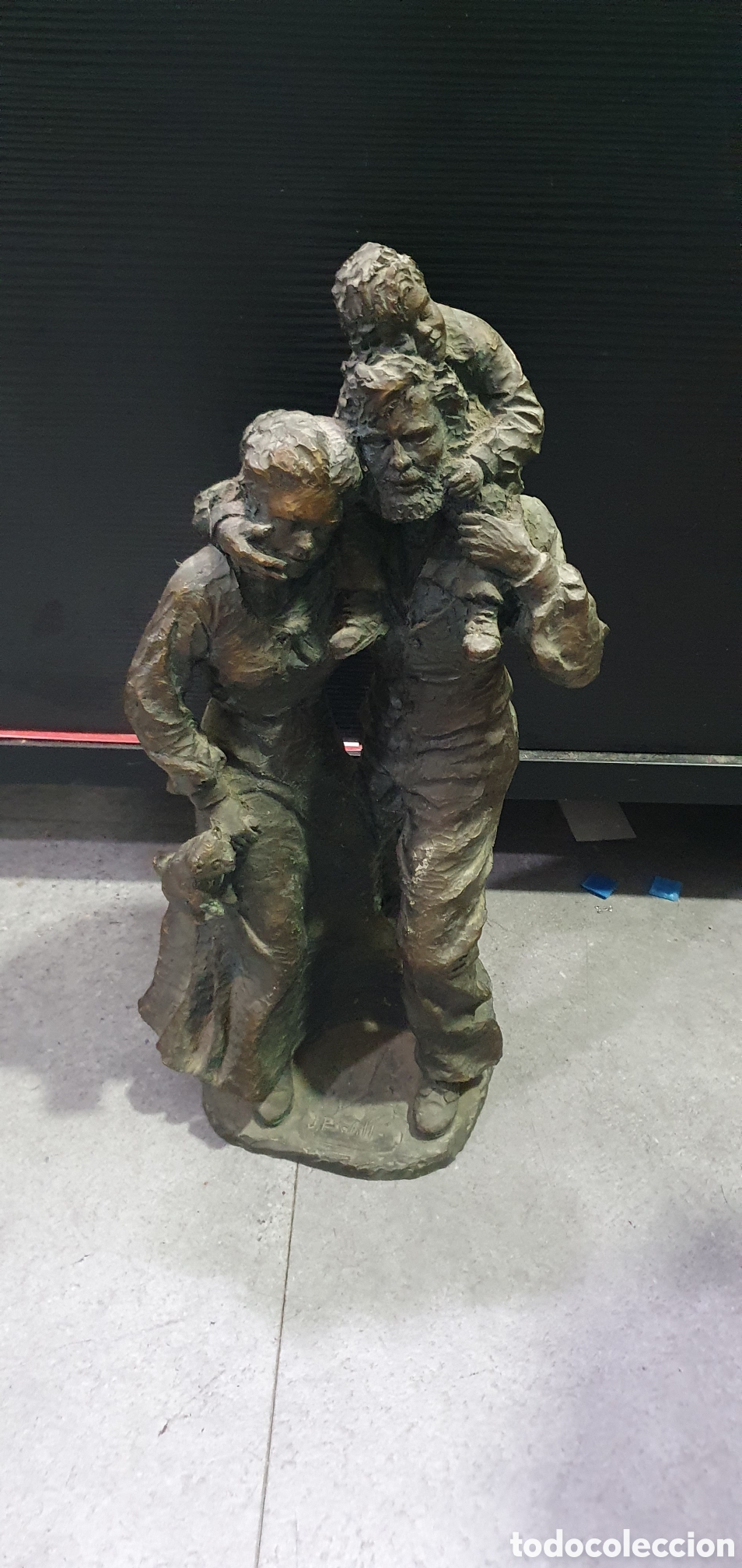 Arte: Escultura familia de Josep Bofill. (L135)