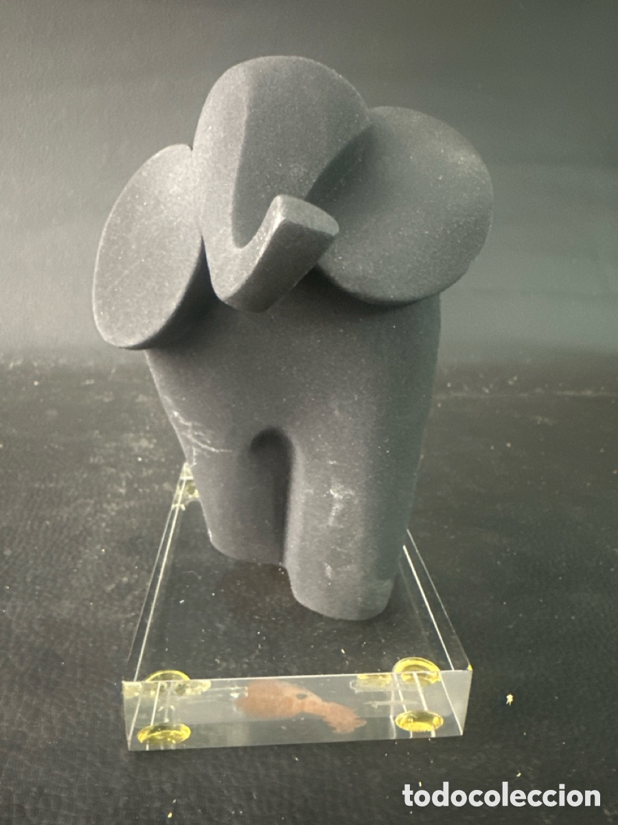 Arte: Escultura de resina elefante negro
