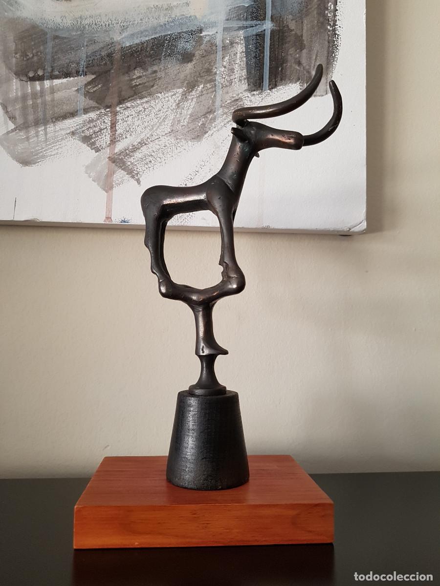Art: TORO MET&Aacute;LICO ESCULTURA