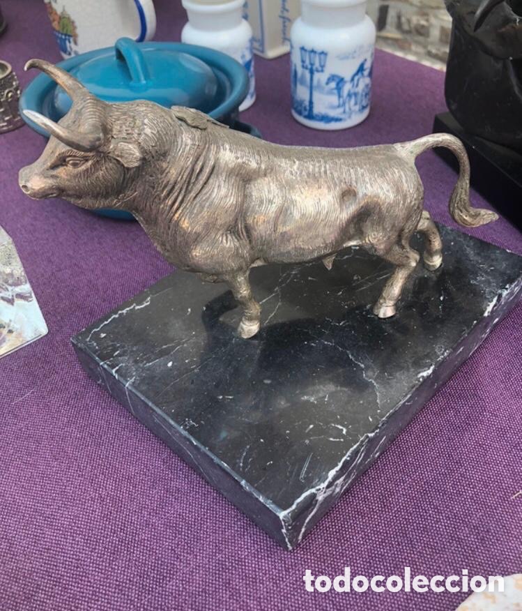 Arte: Toro Bravo - Escultura en Bronce Plateado