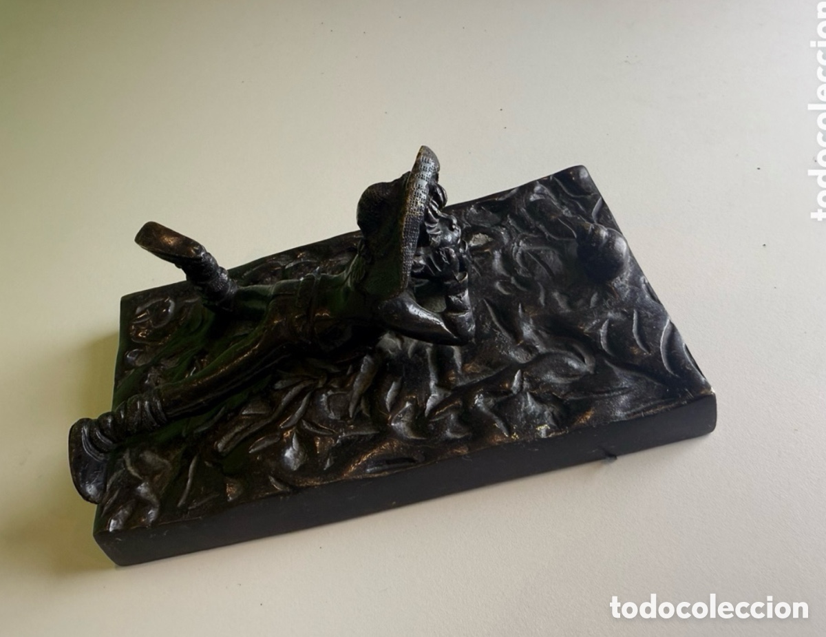 Arte: Escultura antigua de bronce patinado Art D&eacute;co &ndash; Ni&ntilde;o dormido con caracol &ndash; Circa 1930