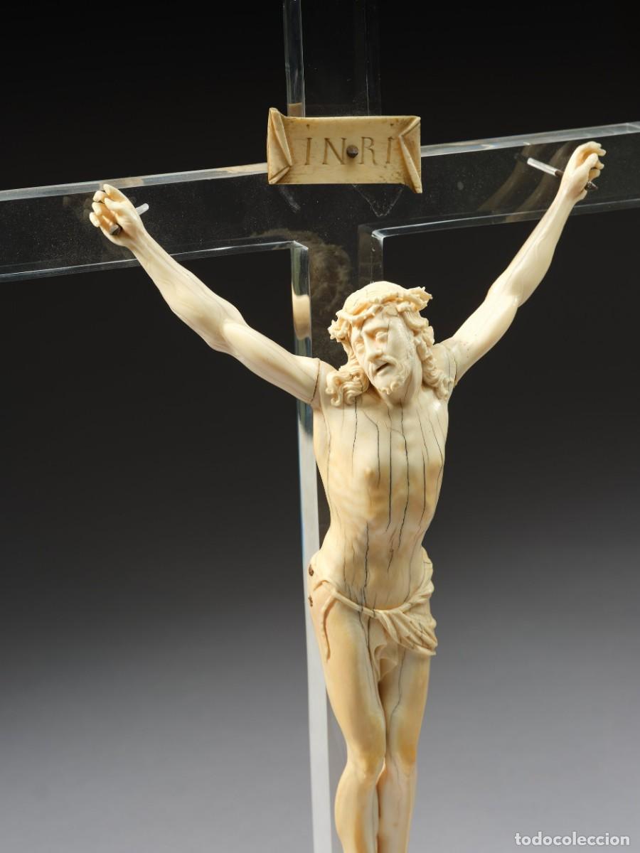 Art: ~ GRAN CRISTO CRUCIFICADO En marfil tallado, Dispone de Certificado expedido el 12/06/2025.