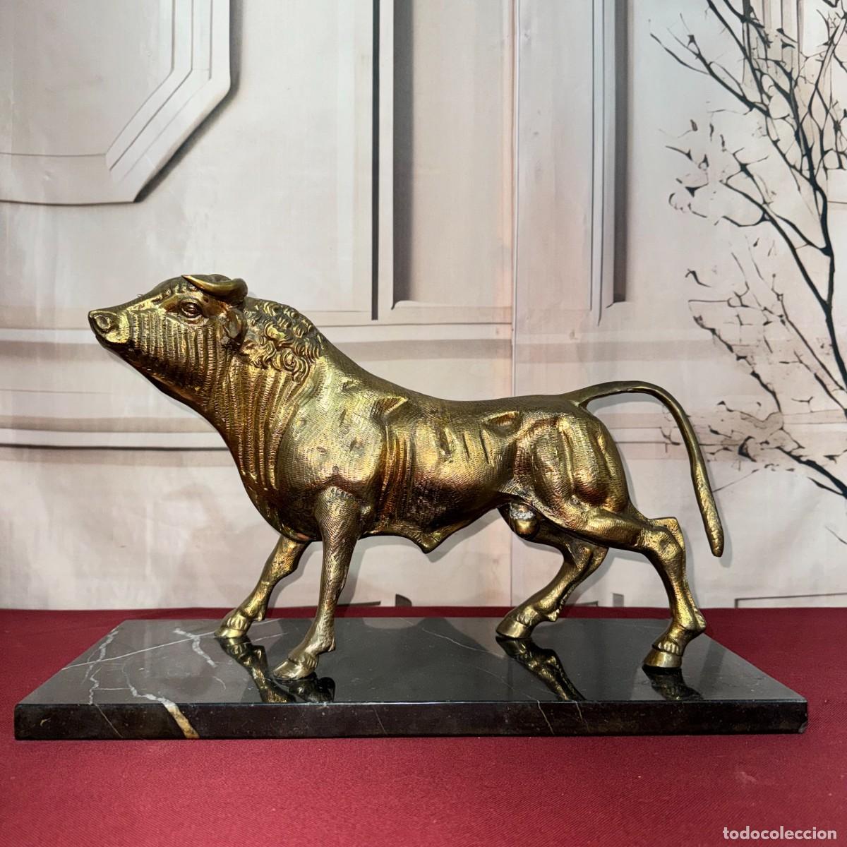 Arte: Escultura decorativa de Toro de Lidia (estilo espa&ntilde;ol).