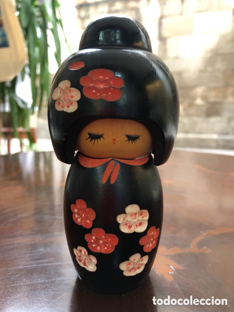 Arte: Kokeshi creativa japonesa - Hajime Miyashita (Premio Primer Ministro) - Madera lacada flores