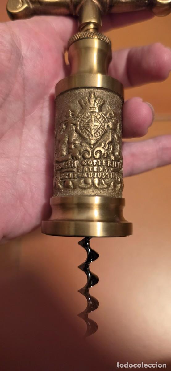 Arte: Sacacorchos de bronce grabado - Foto 2