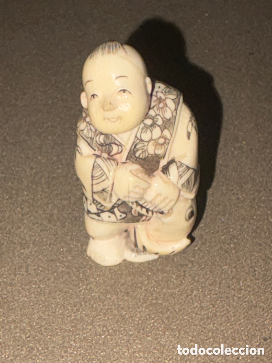 Arte: Antiguo netsuke japon&eacute;s tallado en marfil,policromado,5cm de altura*ver fotos*