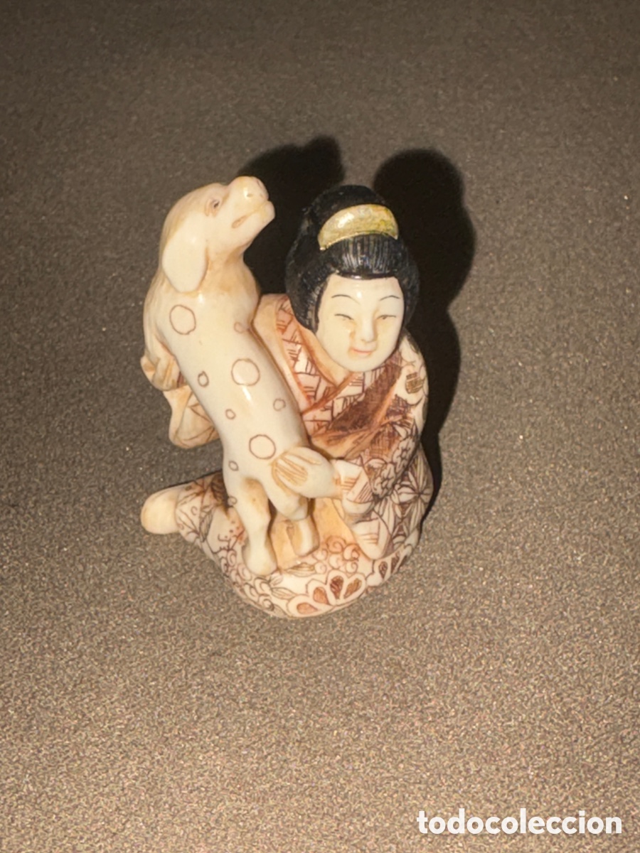 Arte: Antiguo netsuke japon&eacute;s tallado en marfil,policromado,5cm de altura*ver fotos*