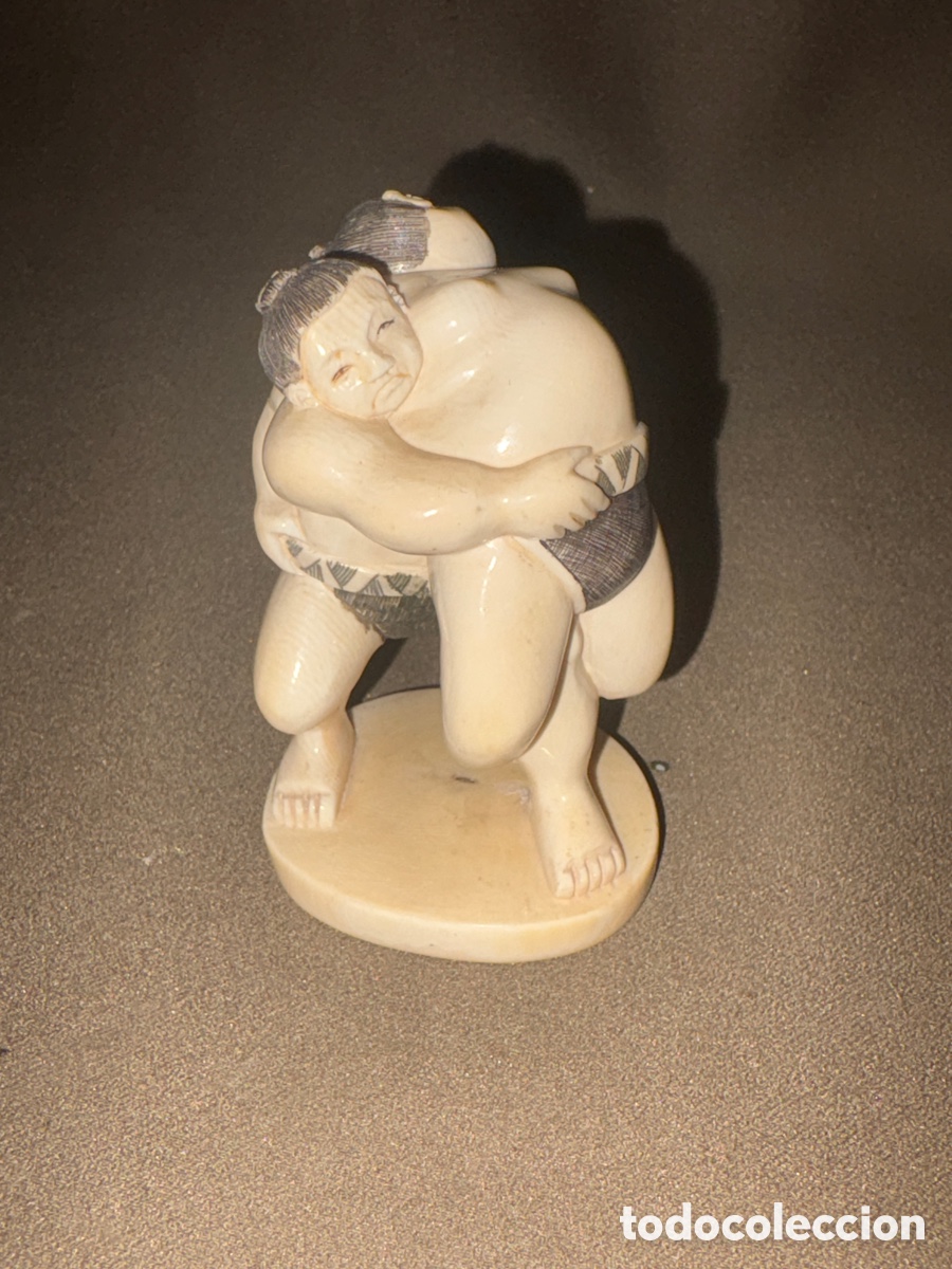 Arte: Antigua escultura de luchadores de sumo en marfil,8 cm altura*ver fotos*