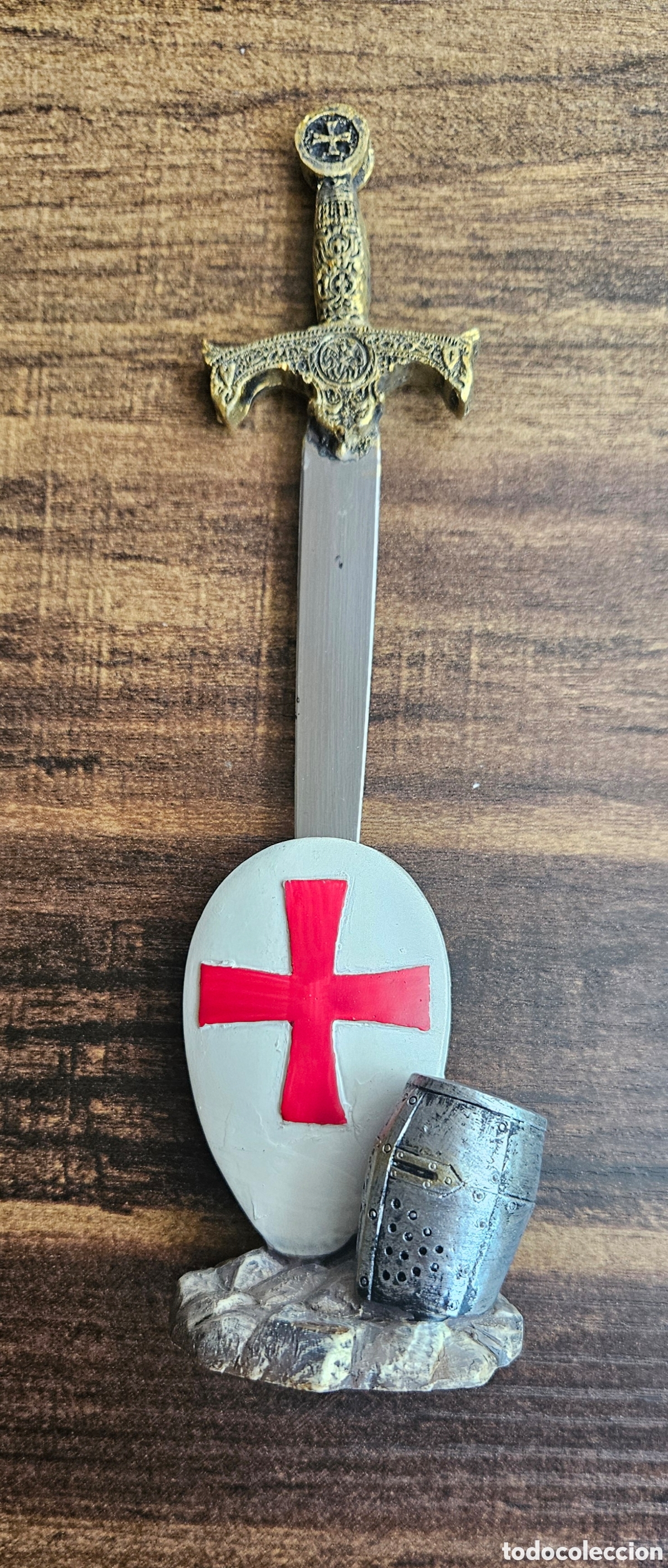 Arte: ​FIGURA PEANA Y ESPADA ABRECARTAS TEMPLARIO 19 CM - CASCO Y ESCUDO CRUZADO &iexcl;ENV&Iacute;O GRATIS Y OFERTAS!