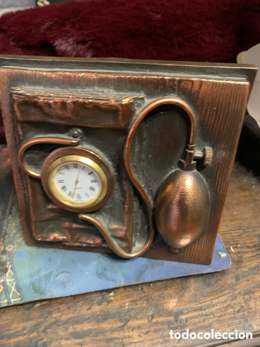 Arte: Escultura numerada 599/1100 farmacia reloj