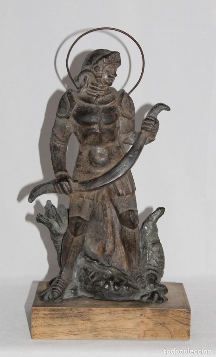 Arte: Sant Jordi / San Jorge en terracota negra argerata. Joaquim Almeda Ferrer. &Agrave;mfora