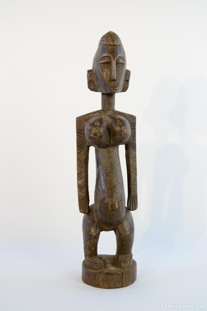 Arte: Figura femenina Bamana Nyeleni en madera, Mali, siglo XX - 48 cm
