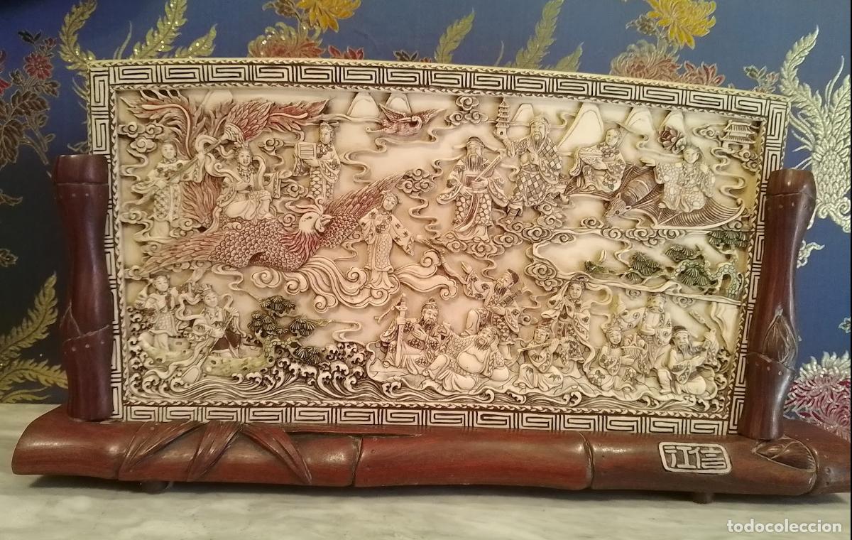 Arte: placa de marfil tallada con bajorelieve con soporte de madera, hong kong a&ntilde;os 80