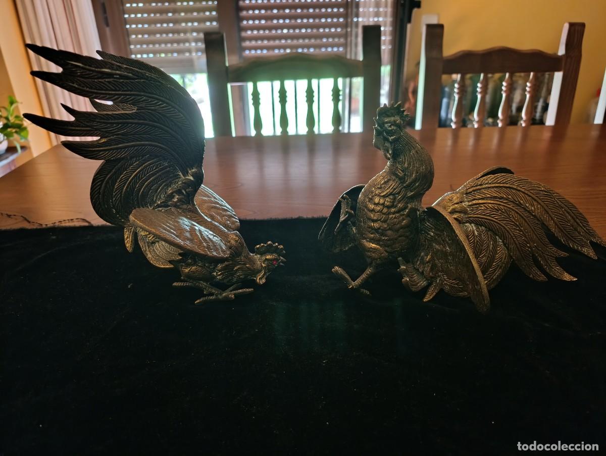Arte: Espl&eacute;ndida pareja de gallos de pelea en bronce principios siglo XX