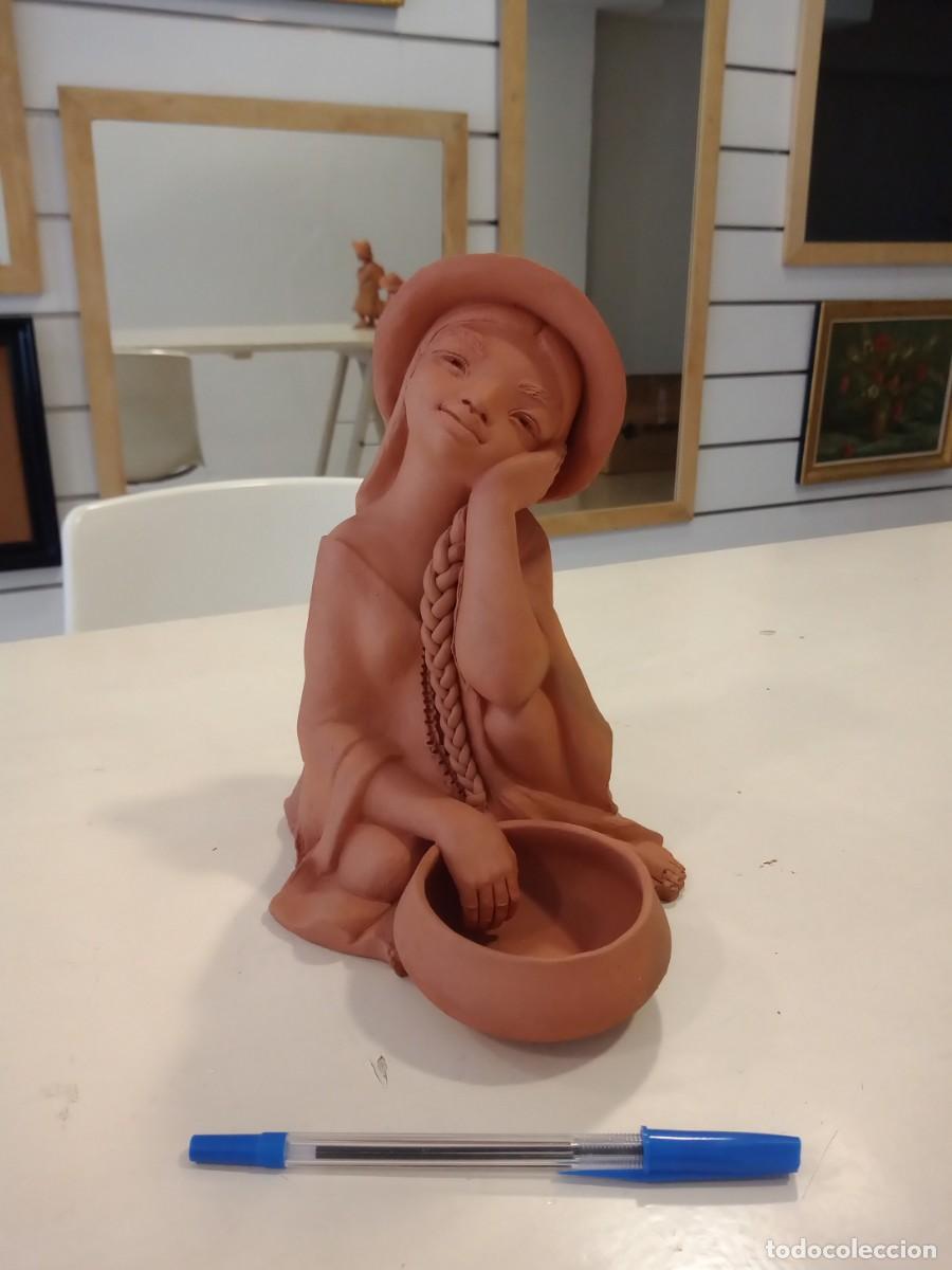 Arte: FIGURA CERAMICA BARRO COCIDO MUJER CON BOWL ARGENTINA