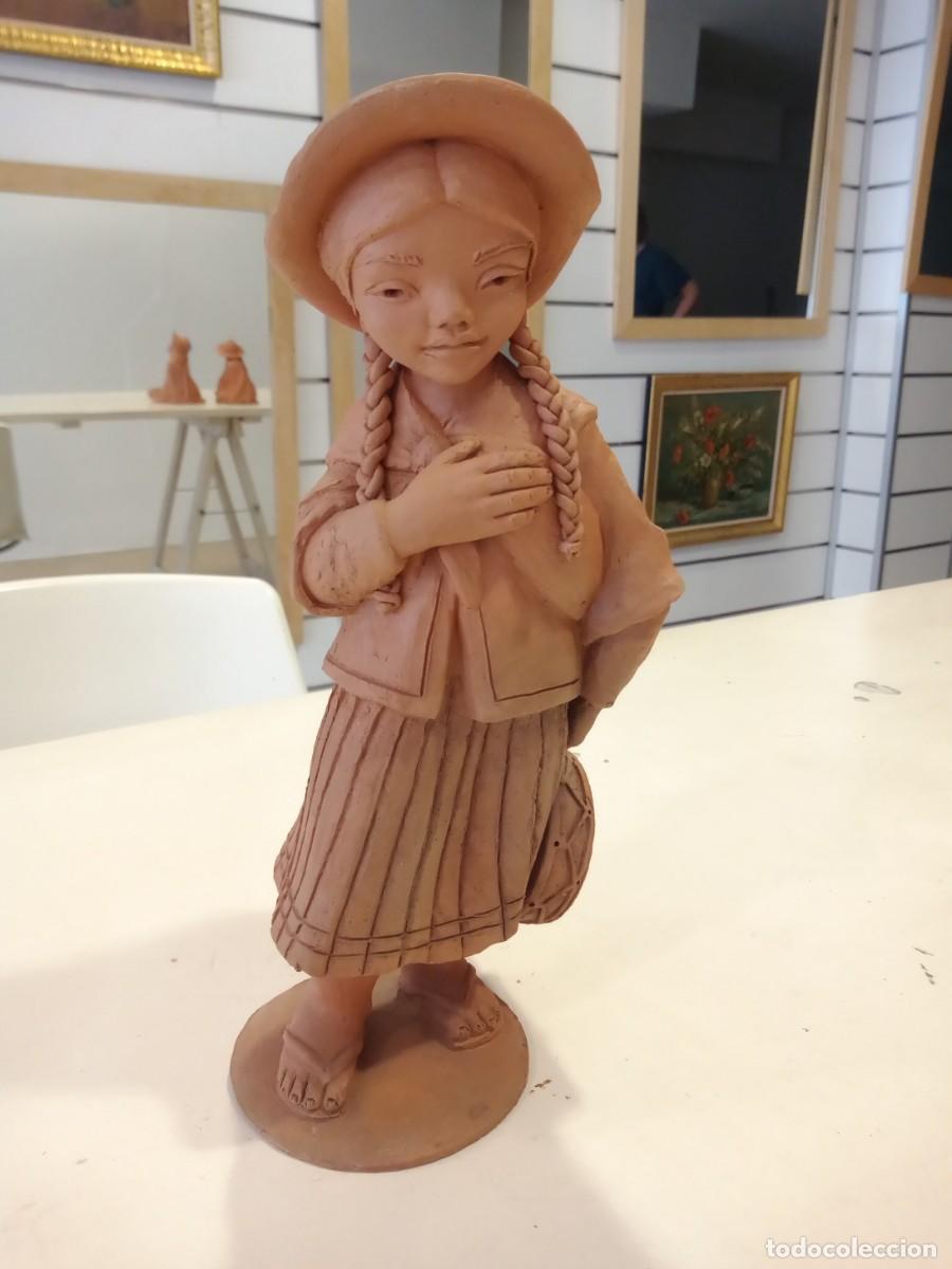 Arte: FIGURA CERAMICA BARRO COCIDO MUJER CON NI&Ntilde;O Y TAMBOR ARGENTINA