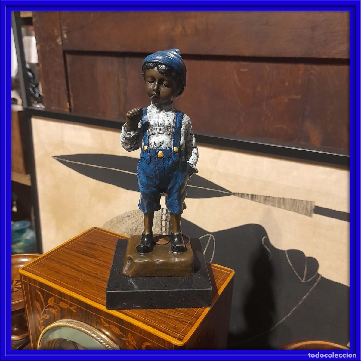 Arte: FIGURA DE BRONCE POLICROMADO DE UN NI&Ntilde;O. ESTA FIRMADO