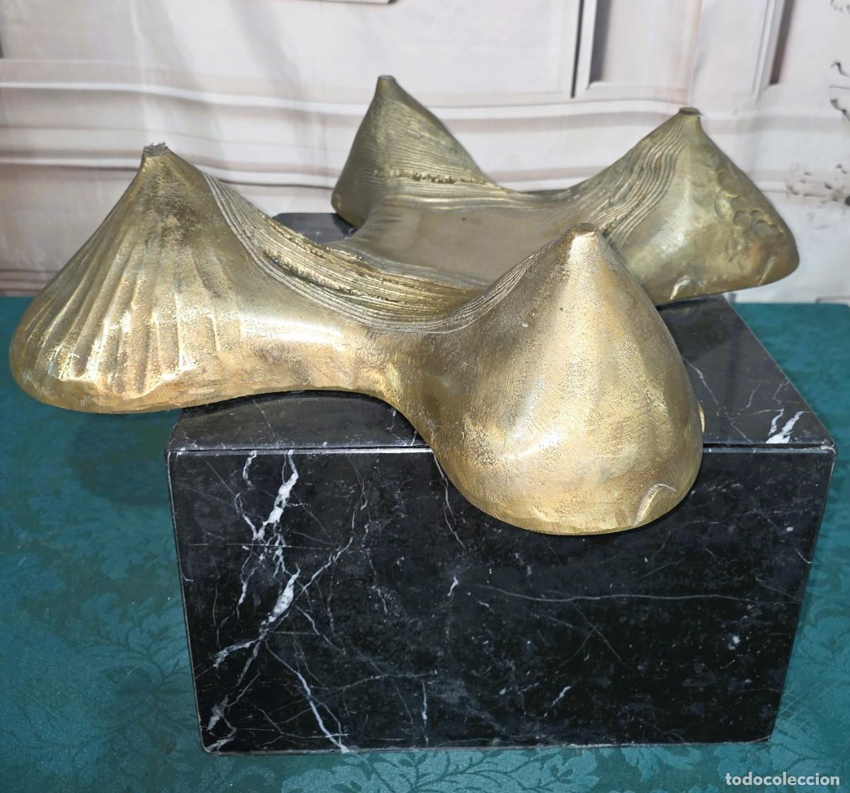 Arte: Escultura de bronce firmada estilo brutalista para base de mesa