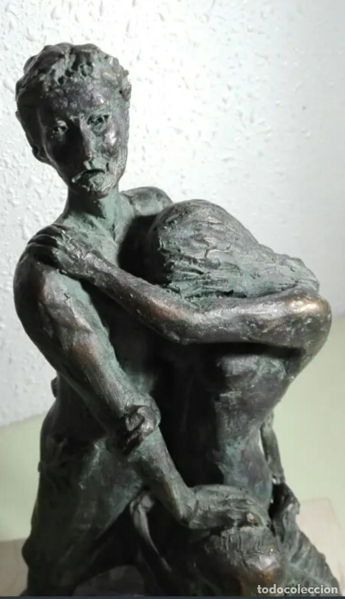Arte: Escultura bronce Fili Plaza