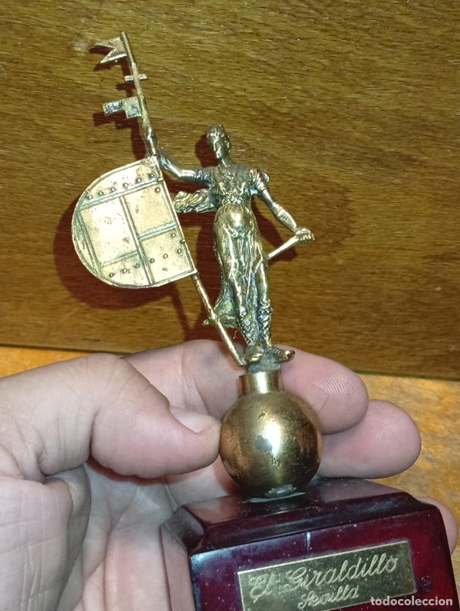 Arte: Realista figura giraldillo bronce sobre madera Santa Juana Giralda Sevilla