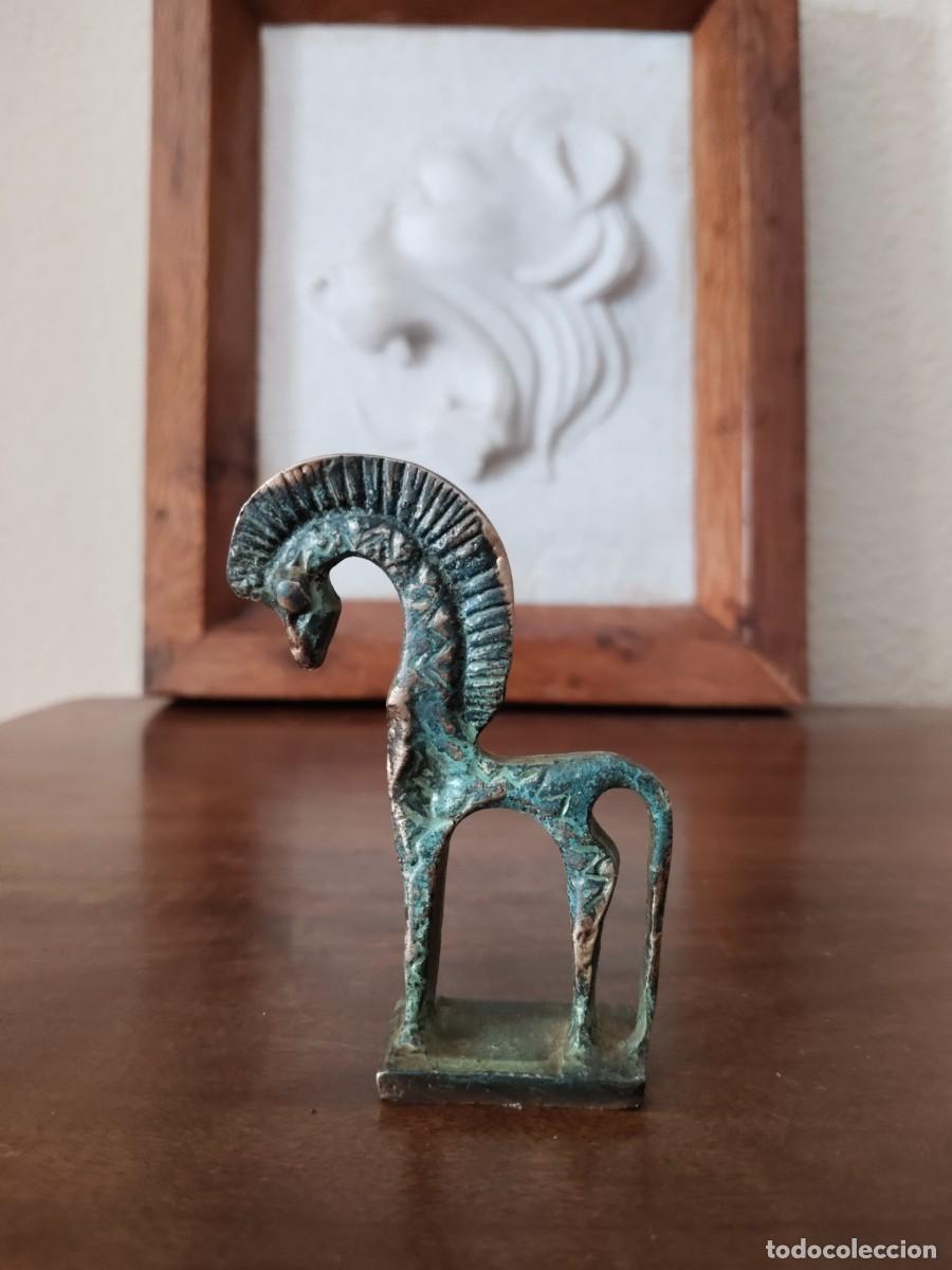 Arte: Caballito en bronce. Estilo Griego.