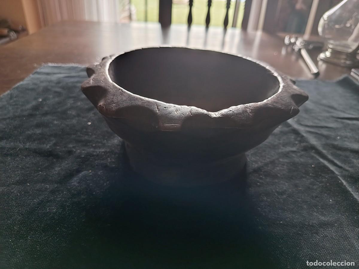 Arte: Antiguo cuenco de madera maciza siglo XIX tallado a mano