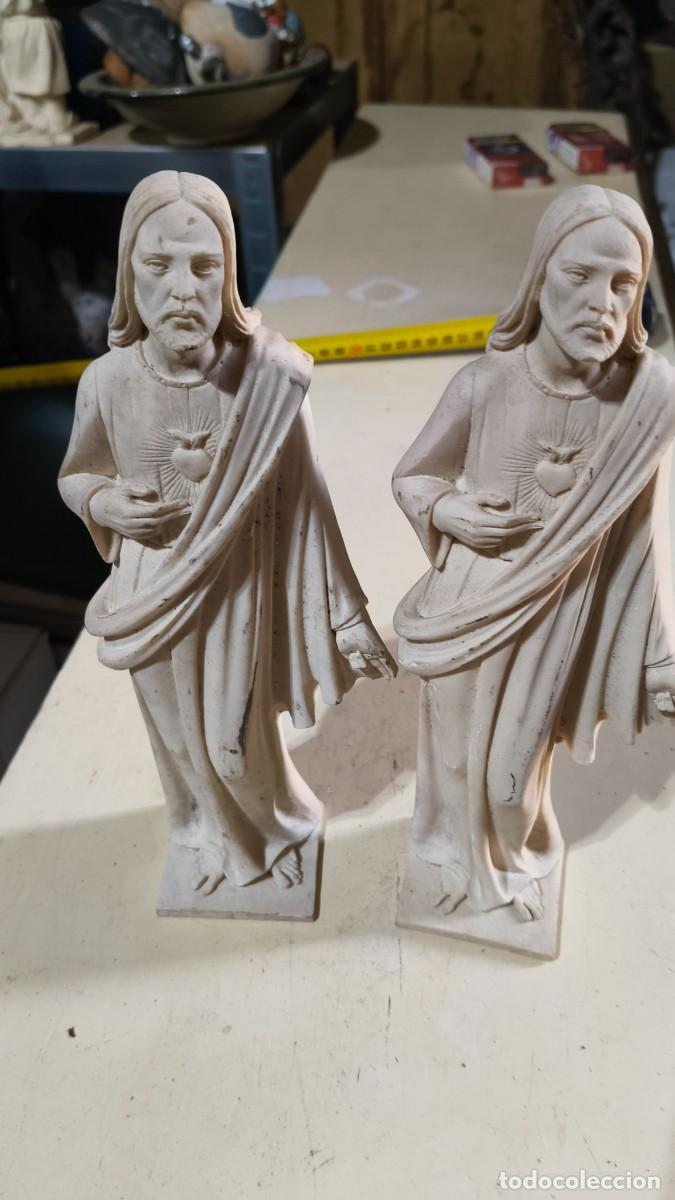Art: 2 sculpture pl&acirc;tre r&eacute;sine le c&oelig;ur de J&eacute;sus 1960